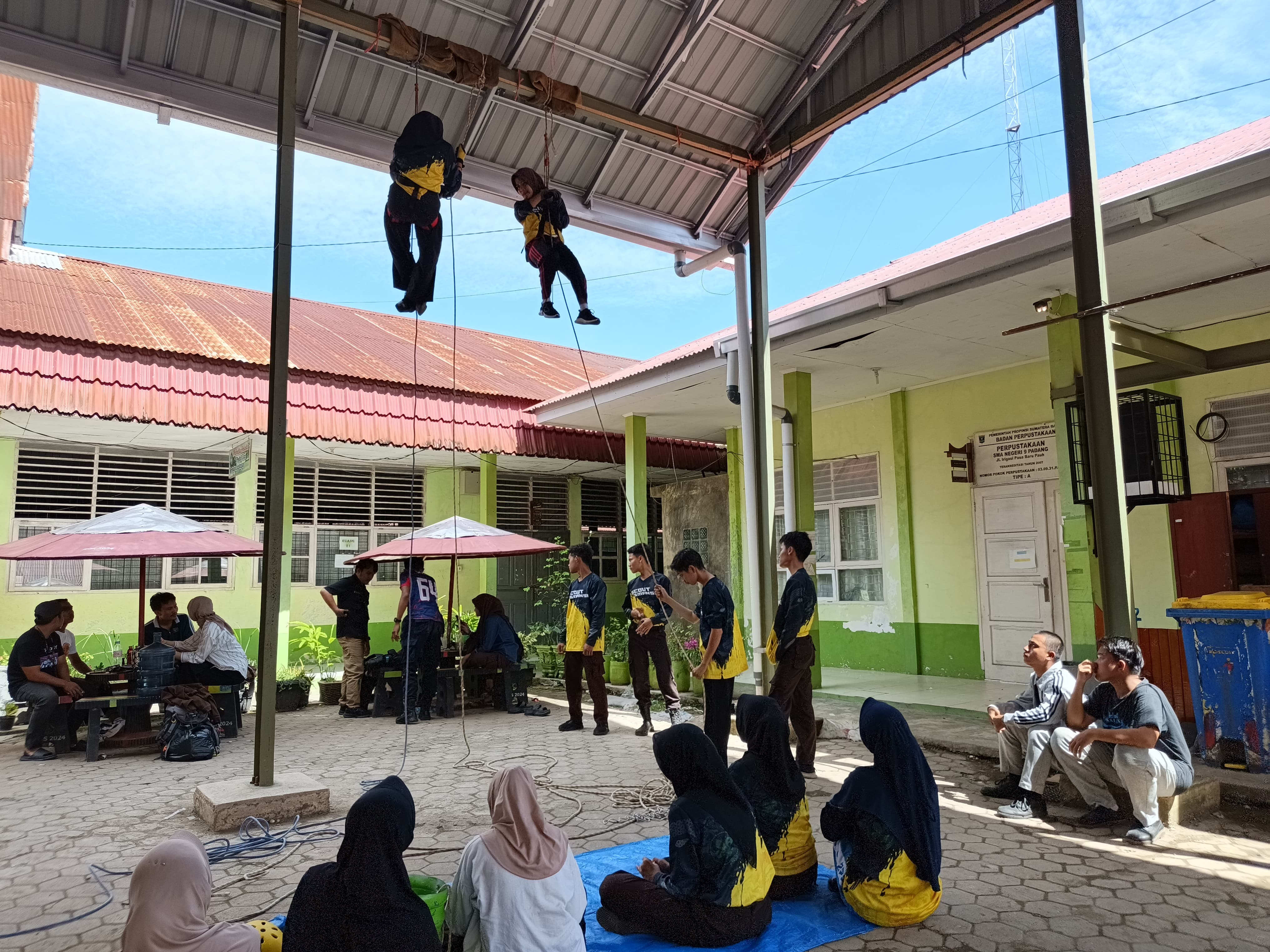 Sosiologi Sebagai Ilmu Image